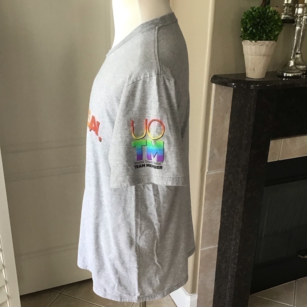 Universal Studios Orlando FL Love Is Universal T-shirt LARGE Team Member Rainbow - Picture 9 of 12